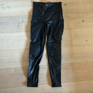 Spanx Viral Faux Leather Leggings Size M
